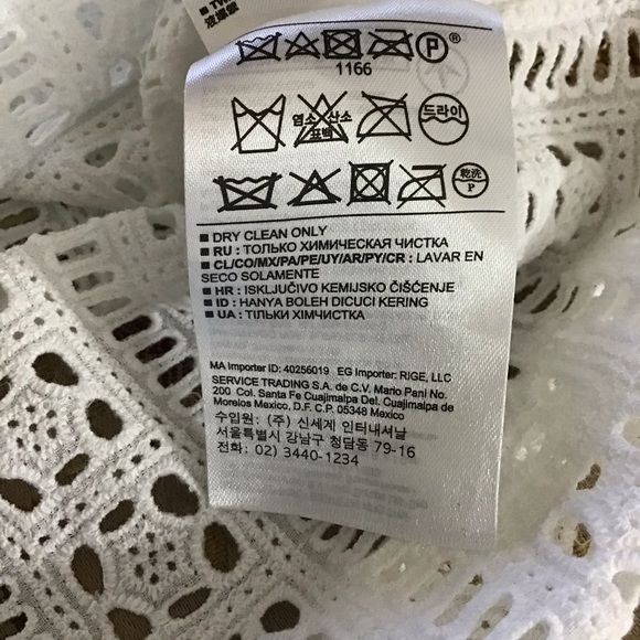 **2 FOR $20** BANANA REPUBLIC COTTON EYELET SLEEVELESS TOP - Picture 7 of 7